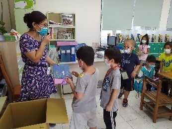 110/9/13發月餅講解喜憨兒